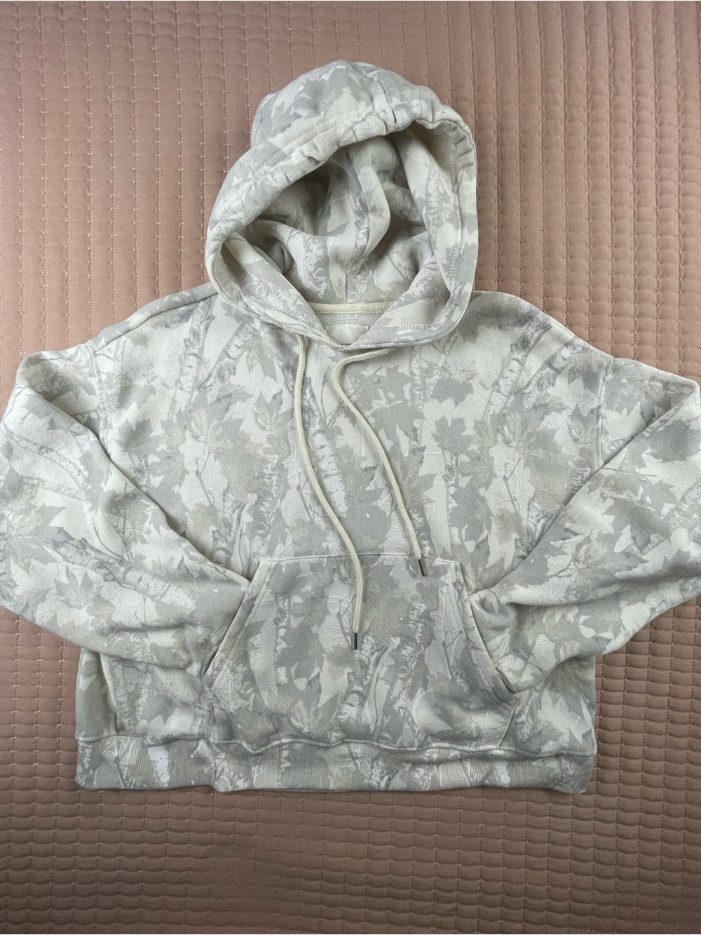 Women's Winter Camo Cropped Hoodie Large